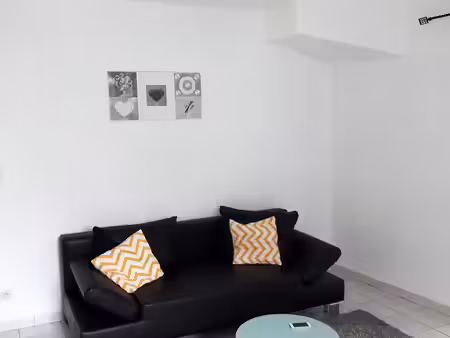 location studio meublé