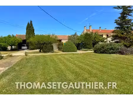 jonquières ancienne ferme de 250 m2 sur 5 055 m2 de terrai