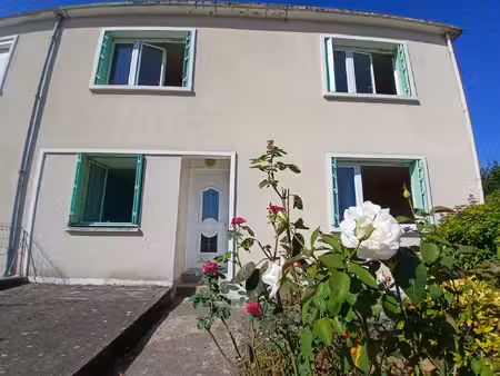 maison lumineuse 4 chambres avec terrain clos et arboré