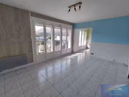 appartement de type 4 de 71 m2 avec cave et garage