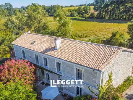 inconnu 8 pièce(s)  asnières-sur-nouère
