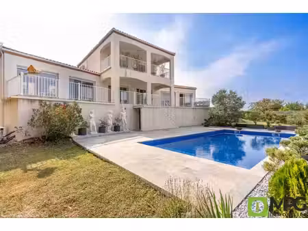 villeneuve sur lot  maison contemporaine d'environ 220 m2  3