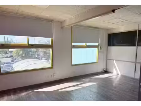 location locaux professionnels 0 pièces 69 m² à istres (13800)  1 050 €