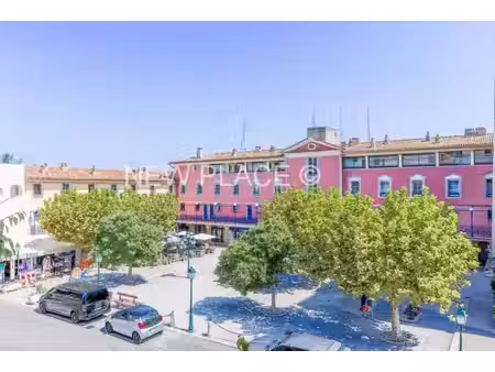 port grimaud - bel appartement rénové avec balcon