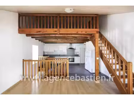 location appartement 3 pièces 78 m² à péron (01630)