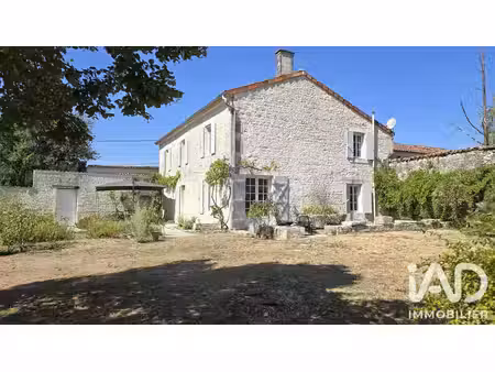 maison de campagne à courbillac (16200)