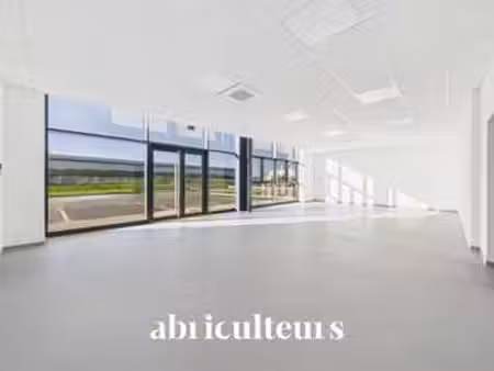 vente bureaux et commerces à chartres (28000) : à vendre / 755m² chartres