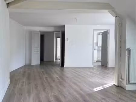 appartement 3 pièces 80 m²