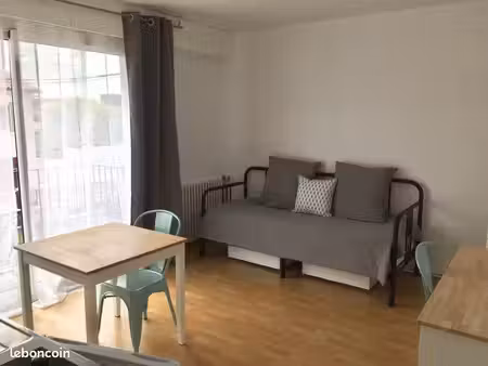 studio meublé 20 m² avec balcon – la rochelle (tasdon)