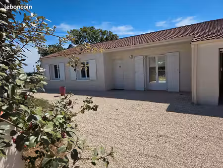 pavillon saint remy 79400  850