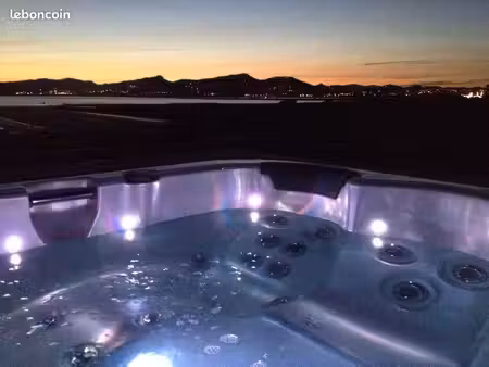 t2 avec vue  jacuzzi et plage disponible du 30/09 au 30/04
