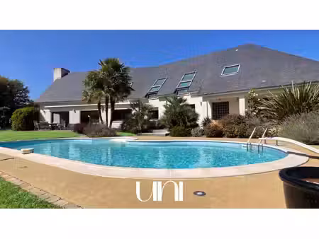 maison 8 pièces de 295m2 avec piscine - biéville-beuville