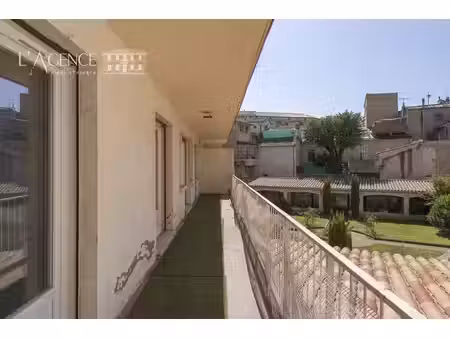 appartement t4 de 128 m² avec terrasse de 25m²   chambre de se