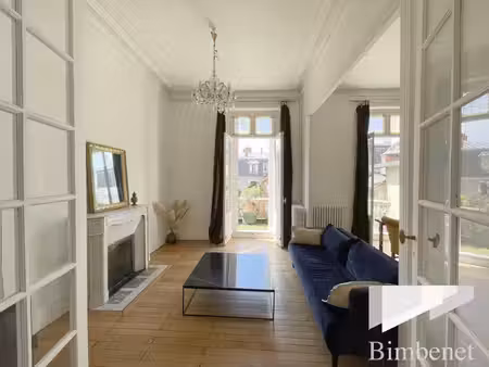 le charme intemporel d'un appartement de caractère