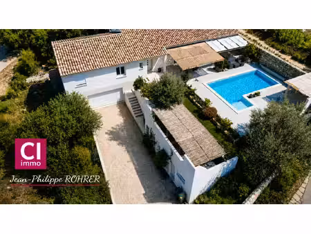maison récente 7 pièces avec piscine à vendre à sainte-anastasie-sur-issole