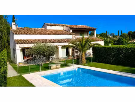 belle villa de 200m² proche village