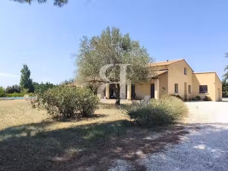villa avec piscine et terrain de 7500m² à vendre à valréas
