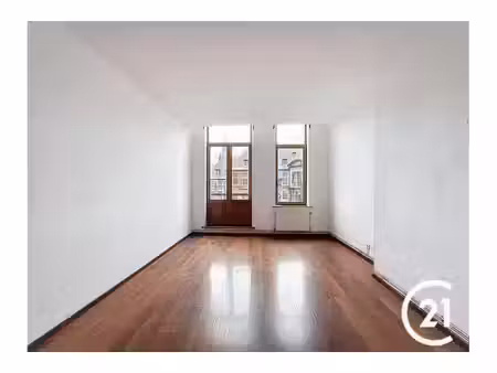triplex à louer avec 3 chambres   dinant (vbe55850)