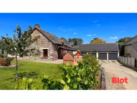 a vendre par blot à baulon - charmante maison en pierres - 6 pièces - 4 chambres