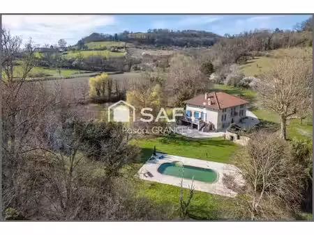 maison 350m2  6 chambres  étang privatif  piscine parc 3ha
