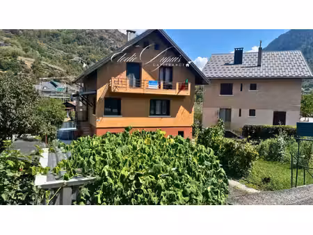 maison familiale 4 chambres 95m² et 199 m2 au sol à saint-michel-de-maurienne