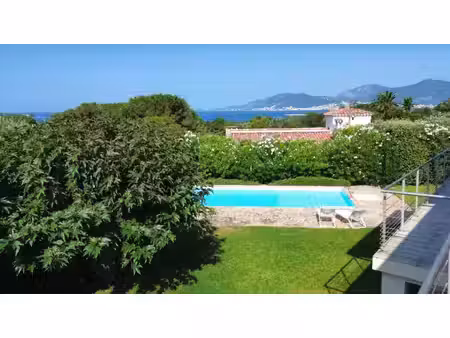 villa centre  vue mer