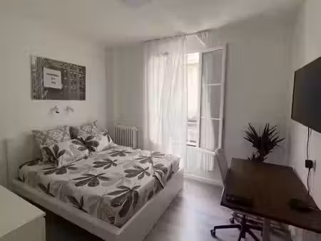 location meublée appartement 1 pièce 20 m² à colombes (92700)  920 €