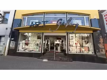 maison de commerce de standing dans le centre de la louvière