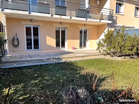 location t2 (2 pièces) meublé et tout équipé de 40 m2 + terrasse (37m²) + jardin (53m²) + 