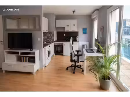 sous-loue appartement meublé - 6 mois - 28m² + terrasse - clichy - métro 14 à 1 min