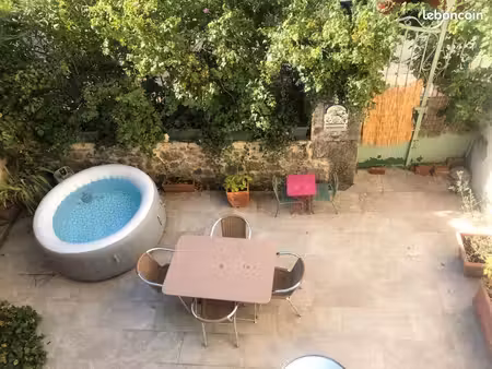 maison avec cour plein coeur de vals