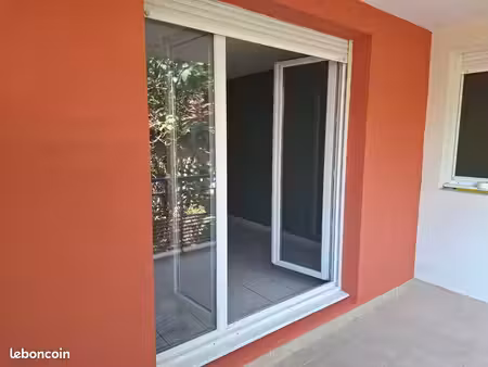 t2 coup de cœur a louer 43.8 m² + balcon 7.5 m² + parking – nîmes – 580 cc
