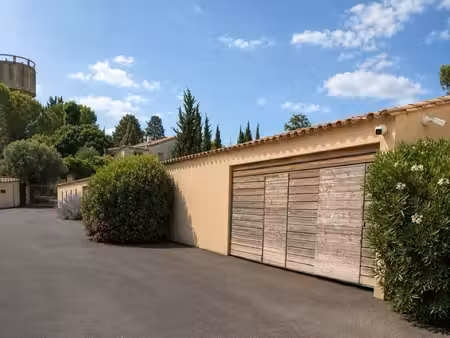 box / locaux de stockage   plusieurs surfaces disponibles
