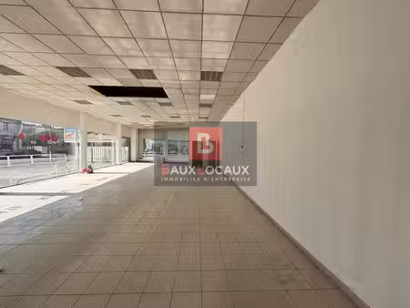 location commerce avignon 84000 1050m²