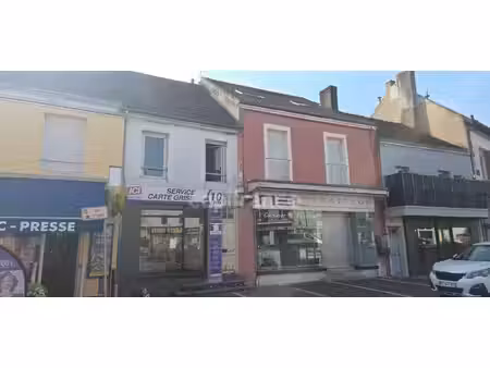 immeuble de rapport – local commercial et studio loués + plateau à aménager – fort potenti