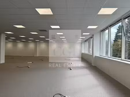 location bureaux 278 m² à 370 m²