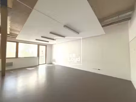 location bureaux savigny-le-temple 77176 878m²