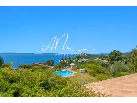 tres belle vue sur la mer pour cette villa d architecte proche des plages
