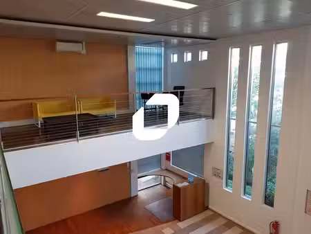 location local d'activités 780 m²
