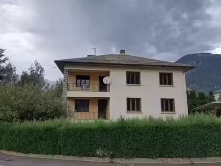 vente appartement 8 pièces 195 m² à la chambre (73130)  299 000 €