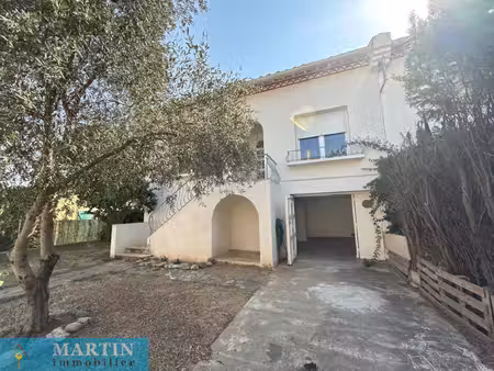 maison de 3 faces sur 790m2 de terrain proche de commerces