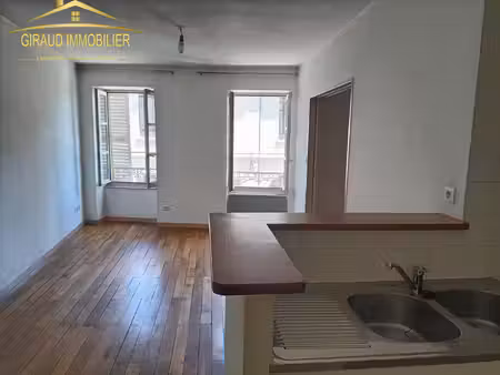 location appartement 3 pièces 50m² charlieu 42190