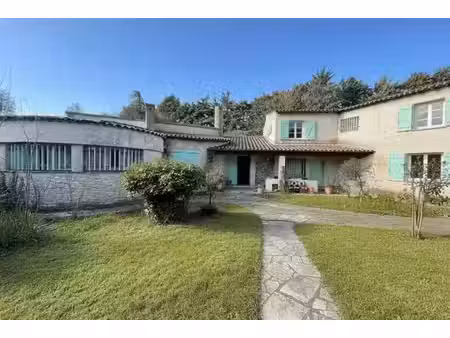 vente maison 8 pièces 230 m² caissargues (30132)