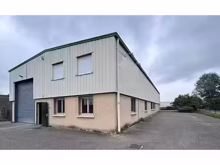 vente local d'activités 500 m²