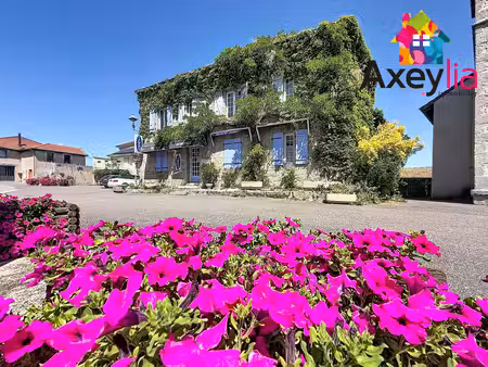 a vendre - les noës - ancienne auberge à rénover avec appartement