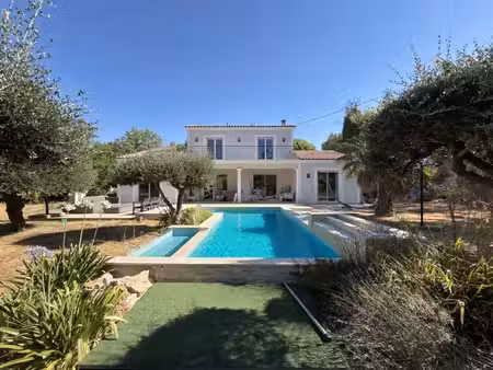 villa moderne de 136 m² sur 2500 de tarrain avec la piscine