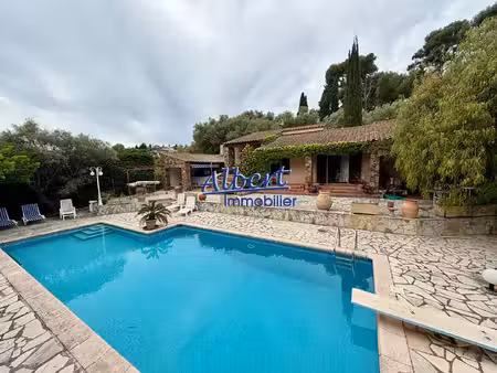 villa ollioules 6 pièce(s) 177.11 m2