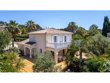 villa rénovée 4 chambres boulouris proche plages et commerces