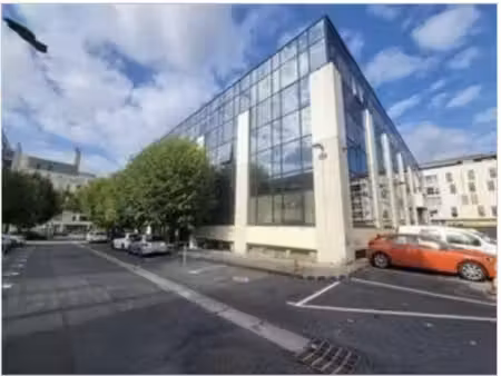 location bureaux 236m² à 3339m²