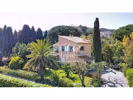 maison 3 chambres jardin et garage à vendre saint-clair le lavandou